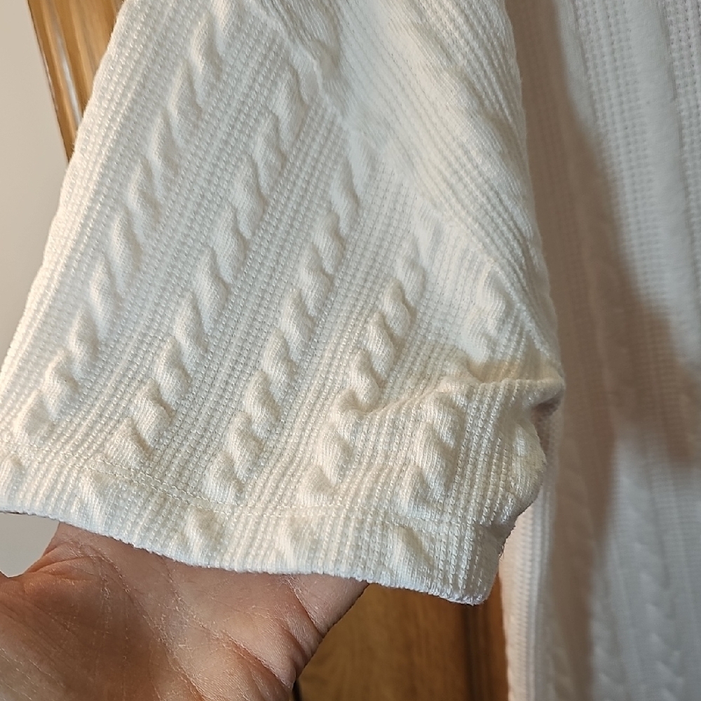 BKE Ivory Textured Blouse - Picture 3 of 6